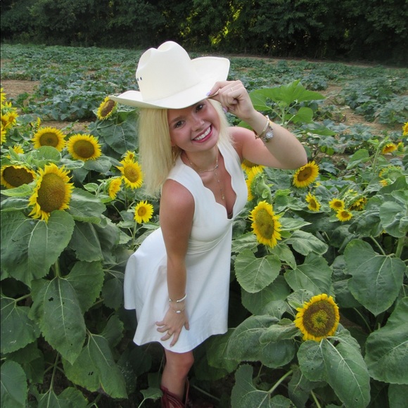 Meet your Posher, Maddie - Picture 1 of 1